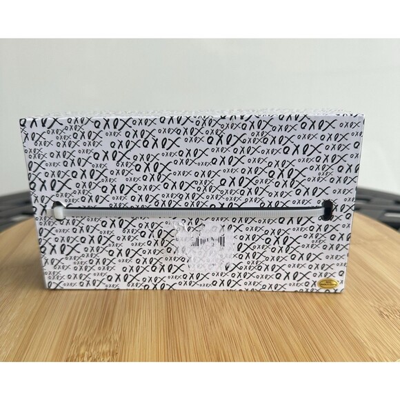 XOXO Women's Gold Tone Jeweled Bezel Watch With 7 Interchangeable Bands NIB - Picture 4 of 6